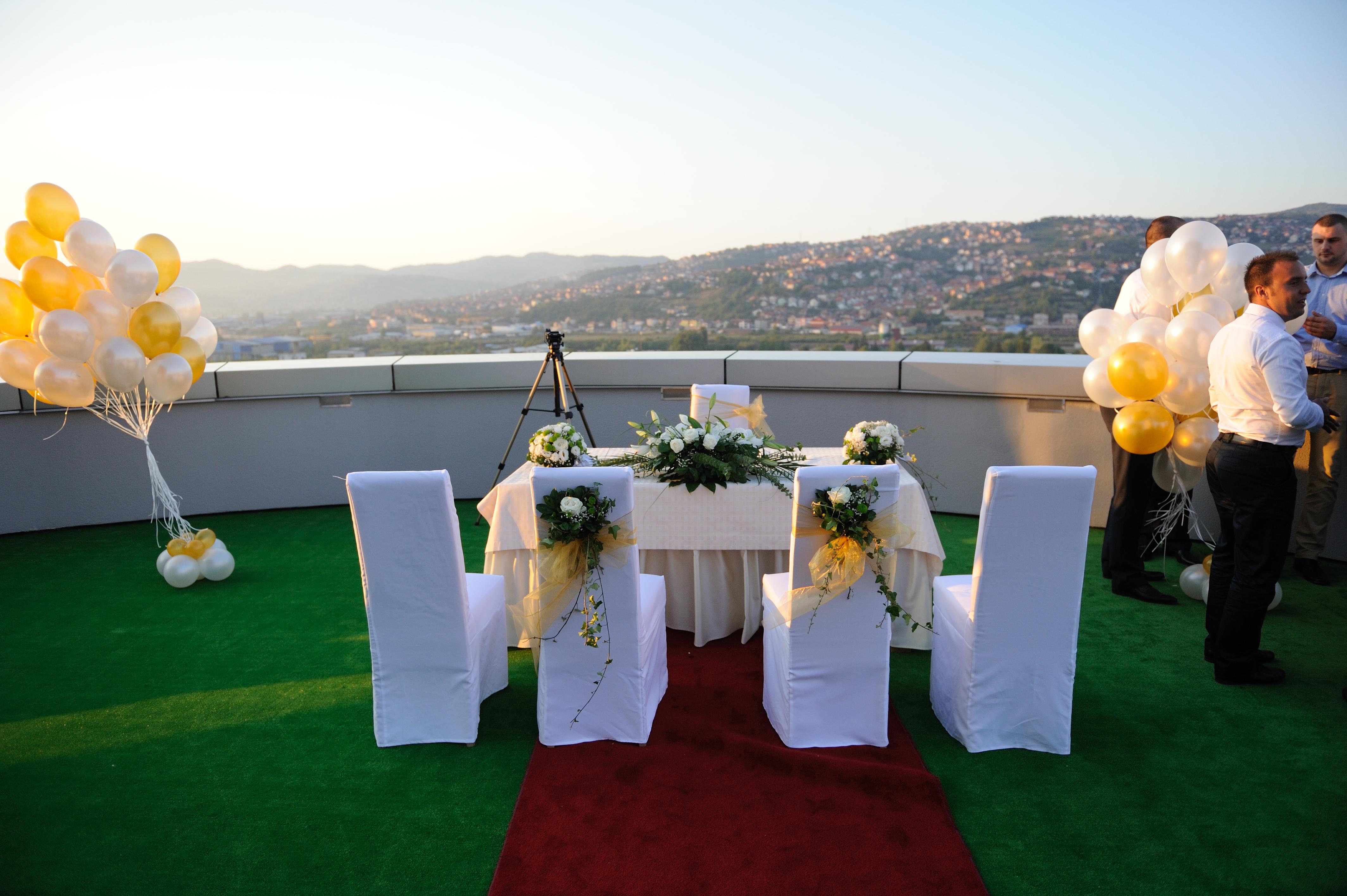 Hotel Radon Plaza SJJ Exterior foto Wedding on the roof