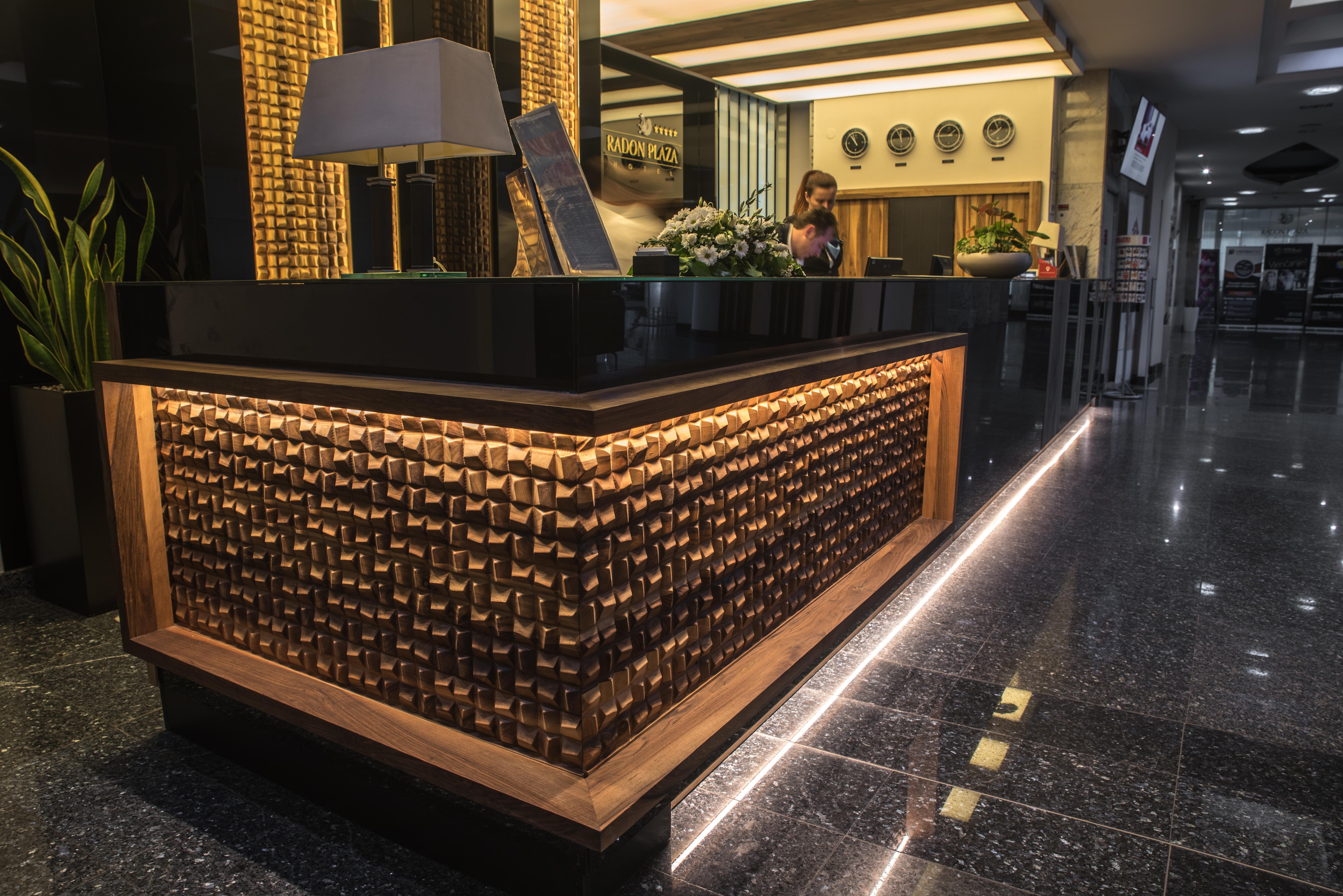 Hotel Radon Plaza SJJ Exterior foto Reception desk at the hotel