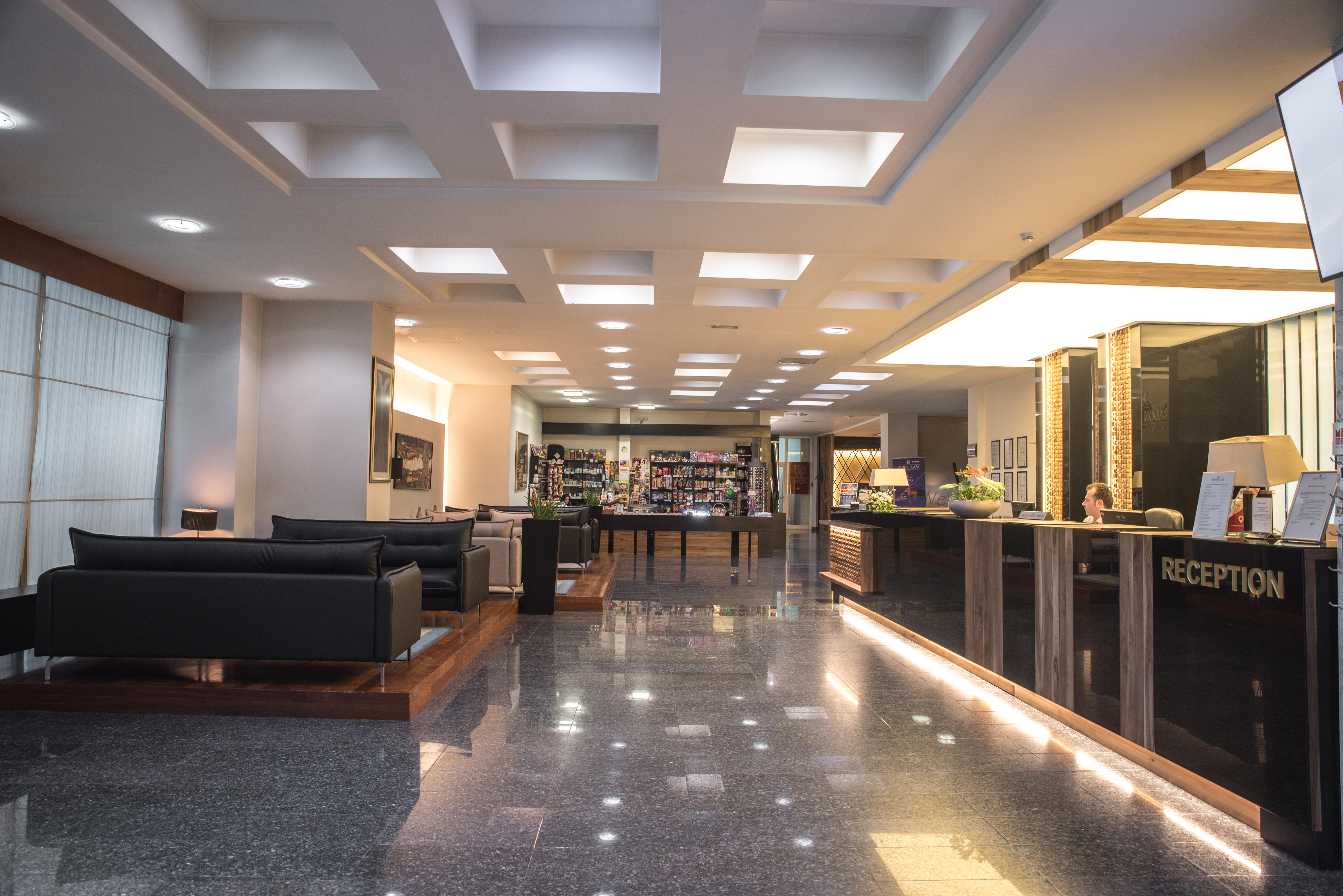 Hotel Radon Plaza SJJ Exterior foto Reception