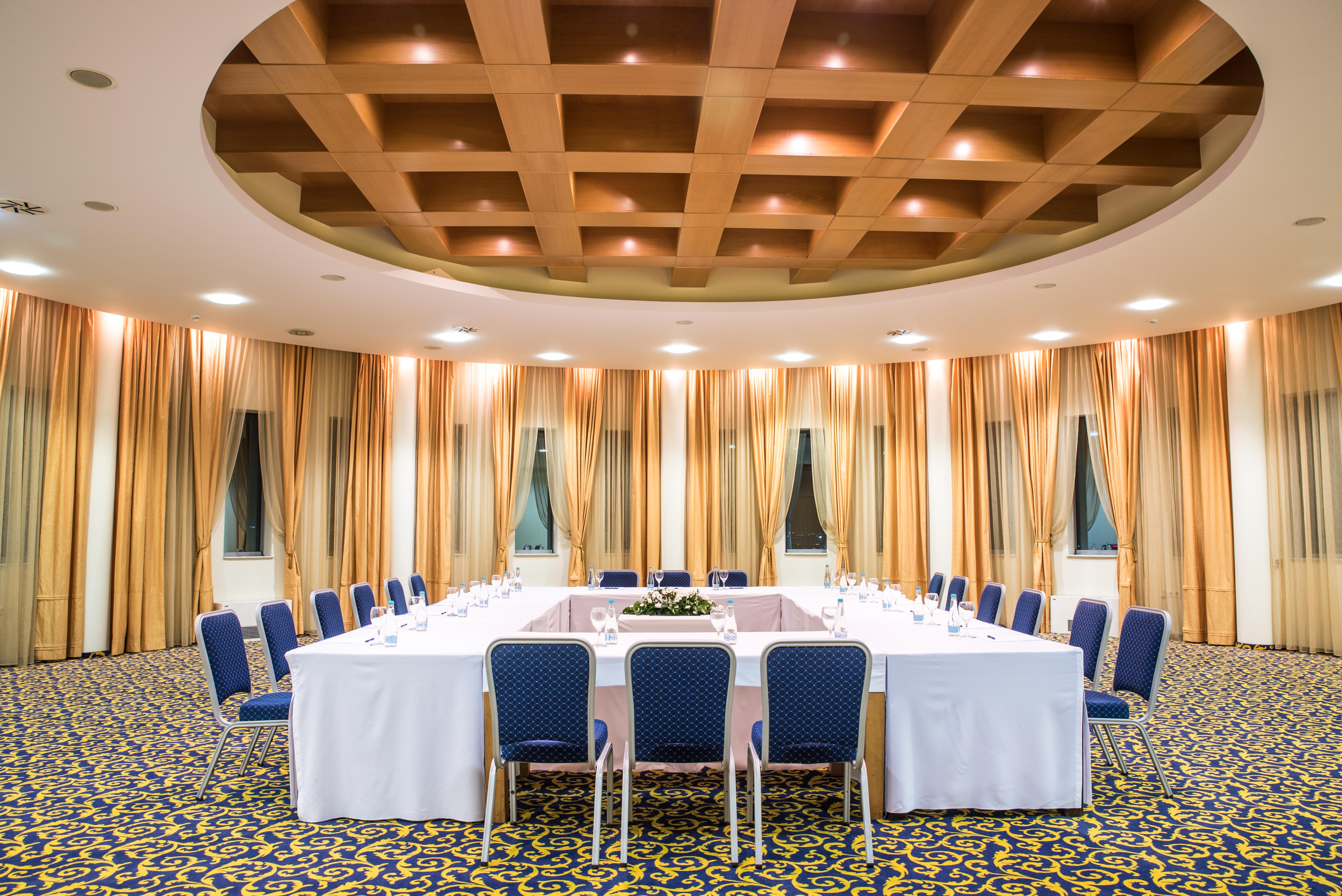 Hotel Radon Plaza SJJ Exterior foto Meeting room