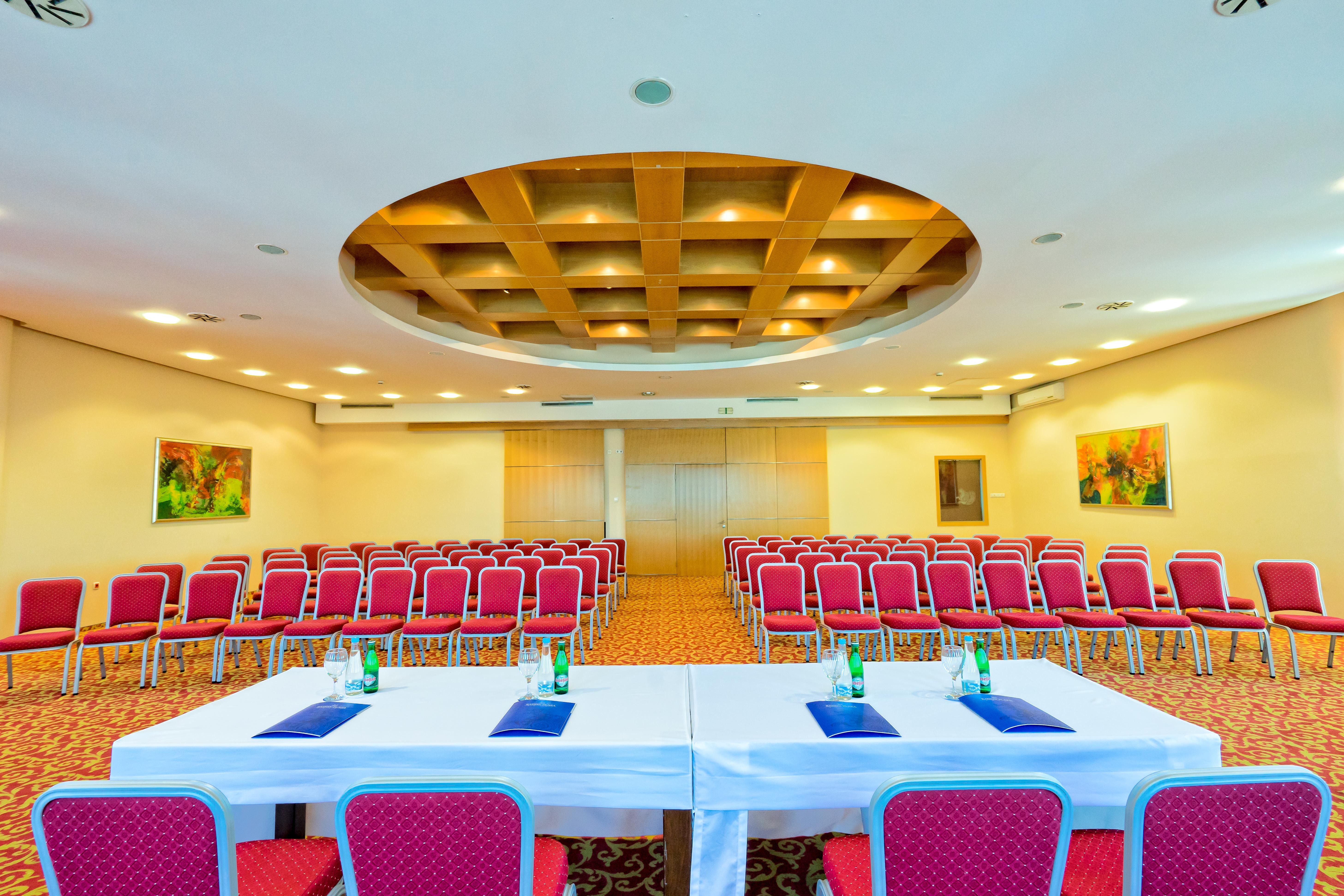 Hotel Radon Plaza SJJ Exterior foto Meeting room