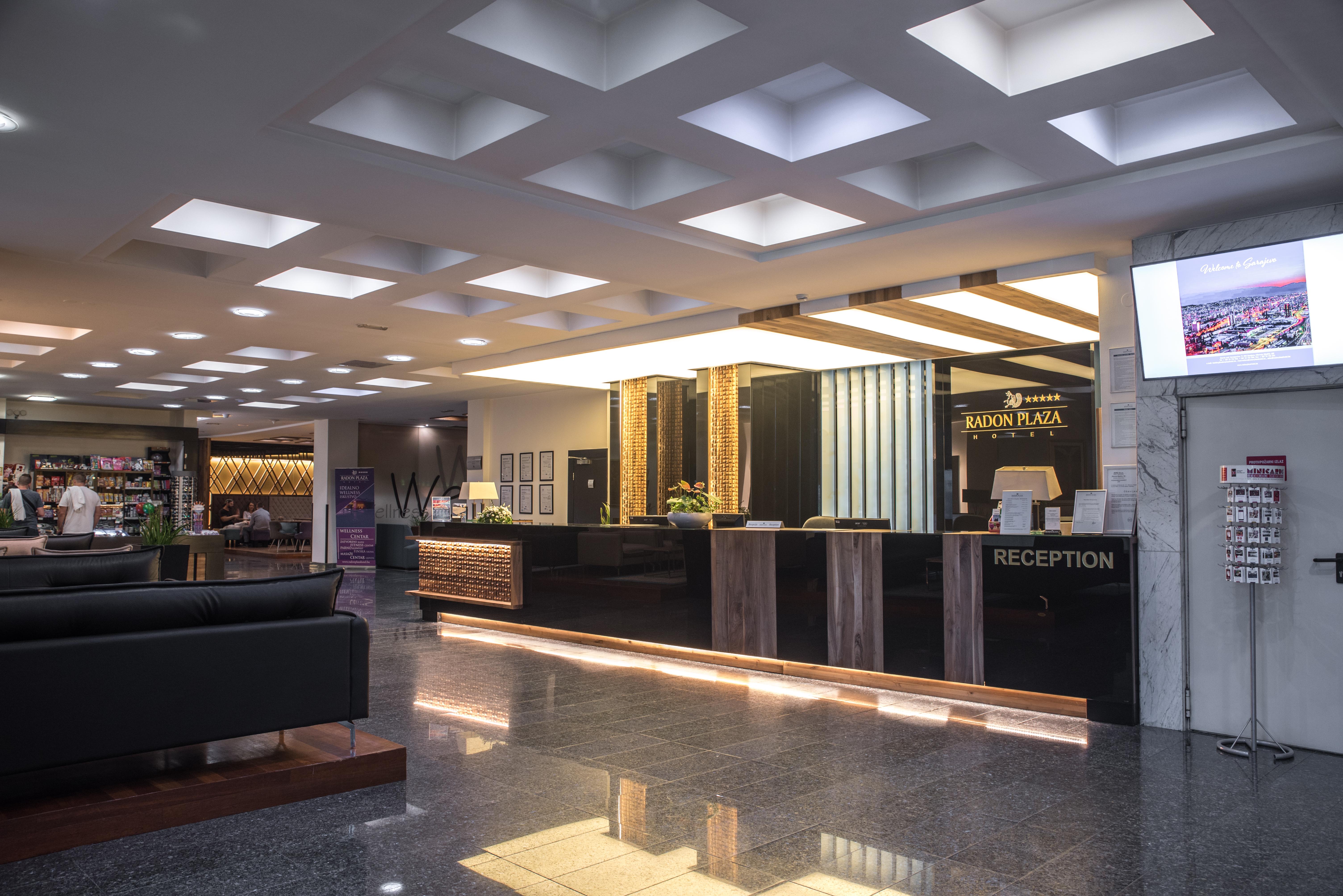 Hotel Radon Plaza SJJ Exterior foto Reception