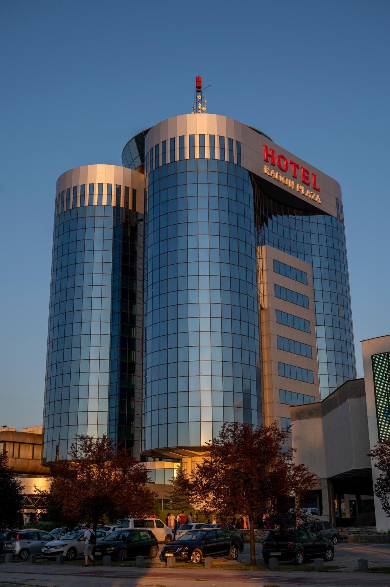 Hotel Radon Plaza SJJ Exterior foto