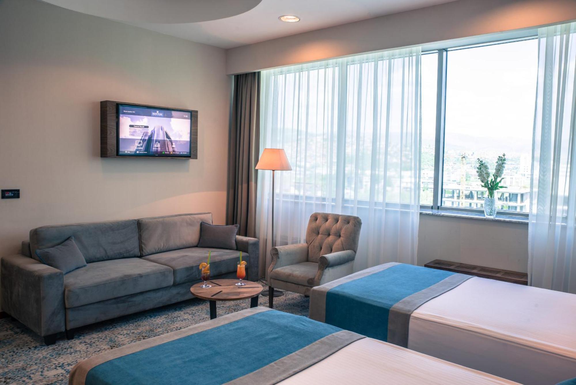 Hotel Radon Plaza SJJ Exterior foto Deluxe Room