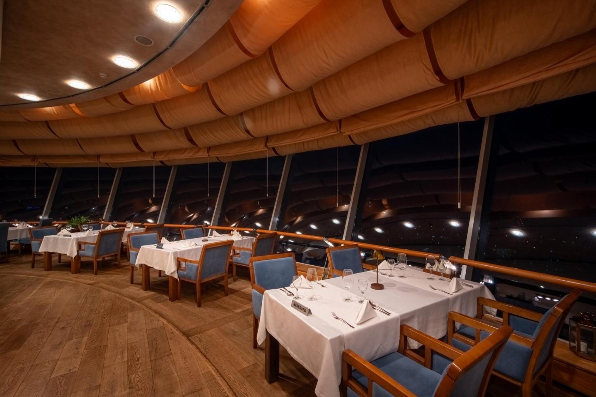 Hotel Radon Plaza SJJ Exterior foto The restaurant