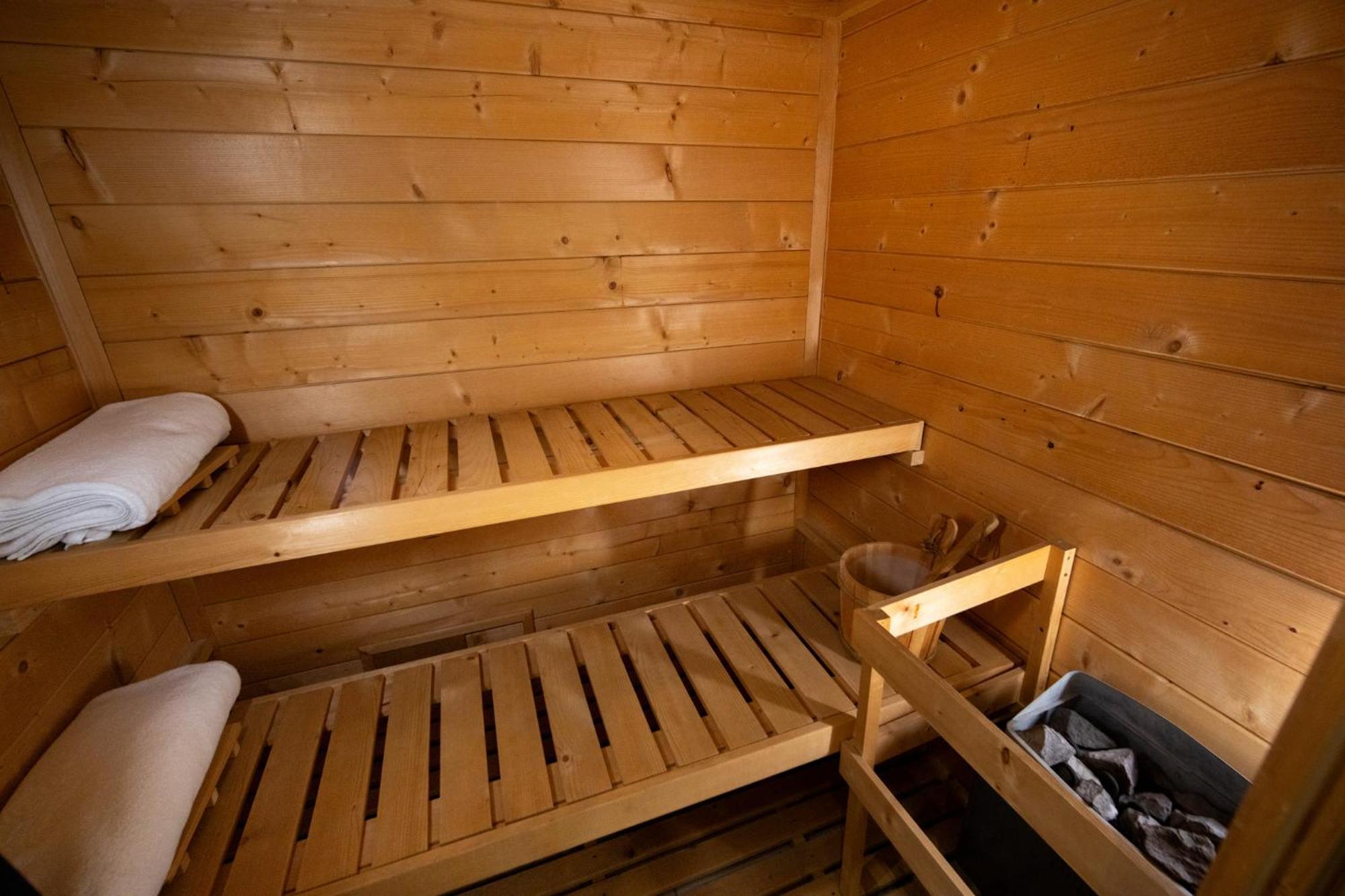 Hotel Radon Plaza SJJ Exterior foto A Finnish sauna
