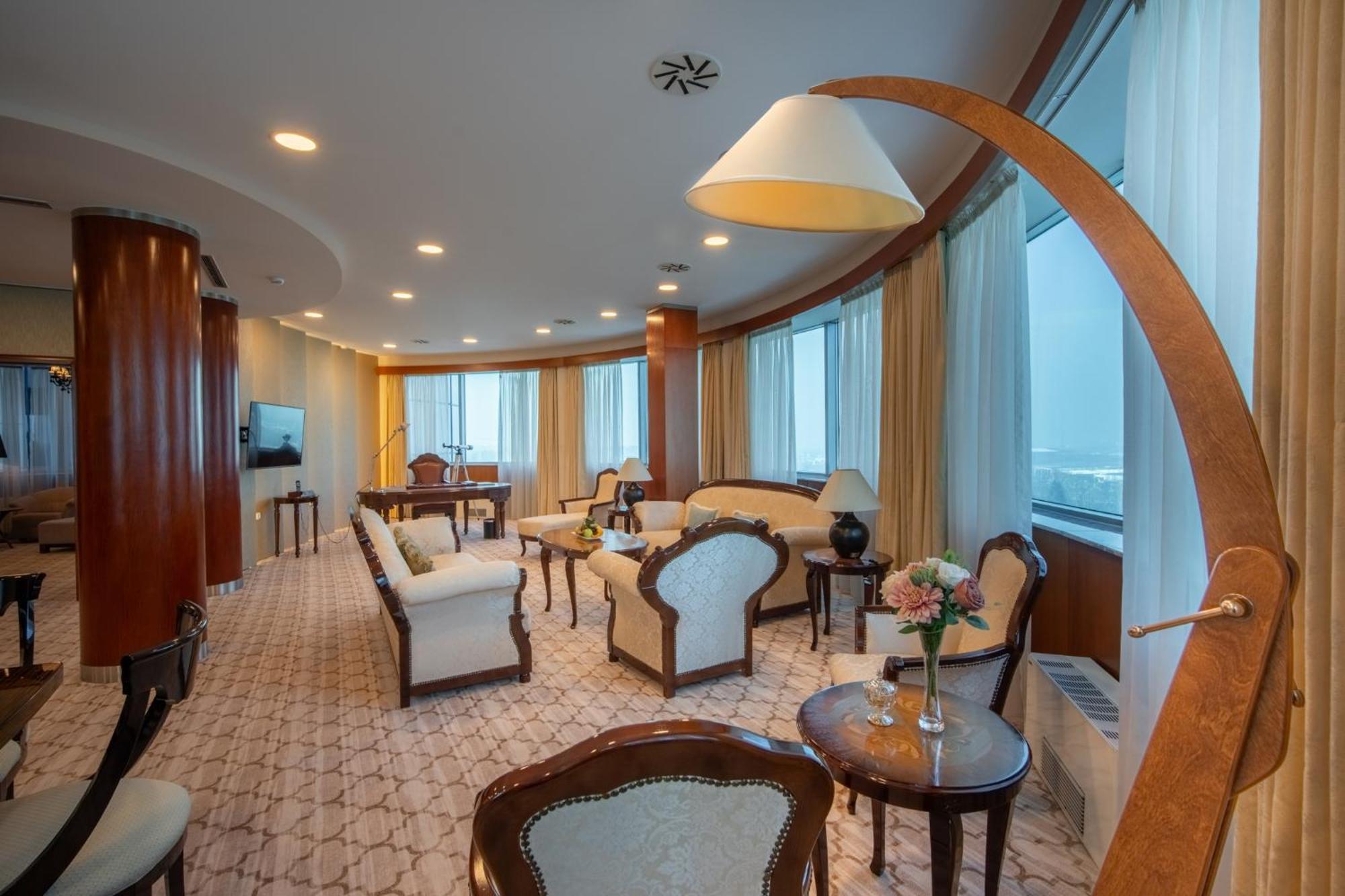 Hotel Radon Plaza SJJ Exterior foto Suite